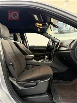 جیپ گراند شیرۆکی